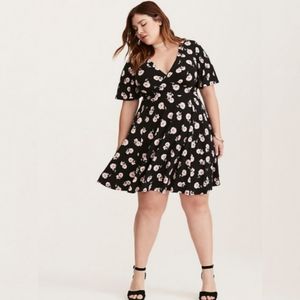 Torrid 0 floral print v neck flutter sleeve dress
